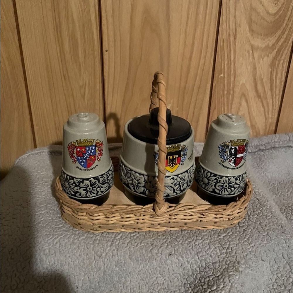 Ceramic Spice Jar Set with Basket